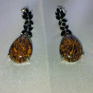 Indian script stone and black spinel dangling earrings